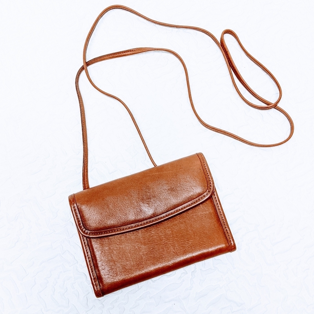 VINTAGE COACH | British Tan Crossbody Wallet